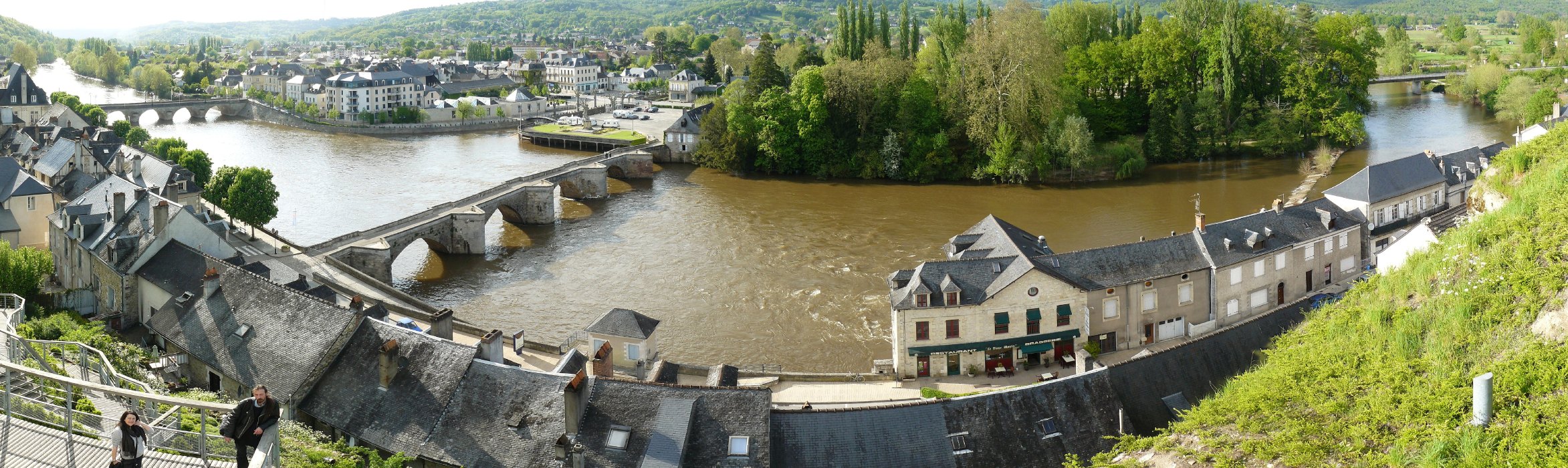 Trois ponts de Terrasson-Lavilledieu (Périgord-Noir) Pano-vezere-P1010336-moyen