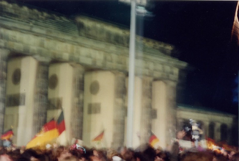 ...vers minuit, le jour J de la réunification